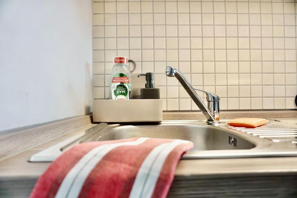 Modernes Apartment Mit Privatem Stellplatz Wenige Minuten Von Der Innenstadt & Mosel Coblenza Esterno foto