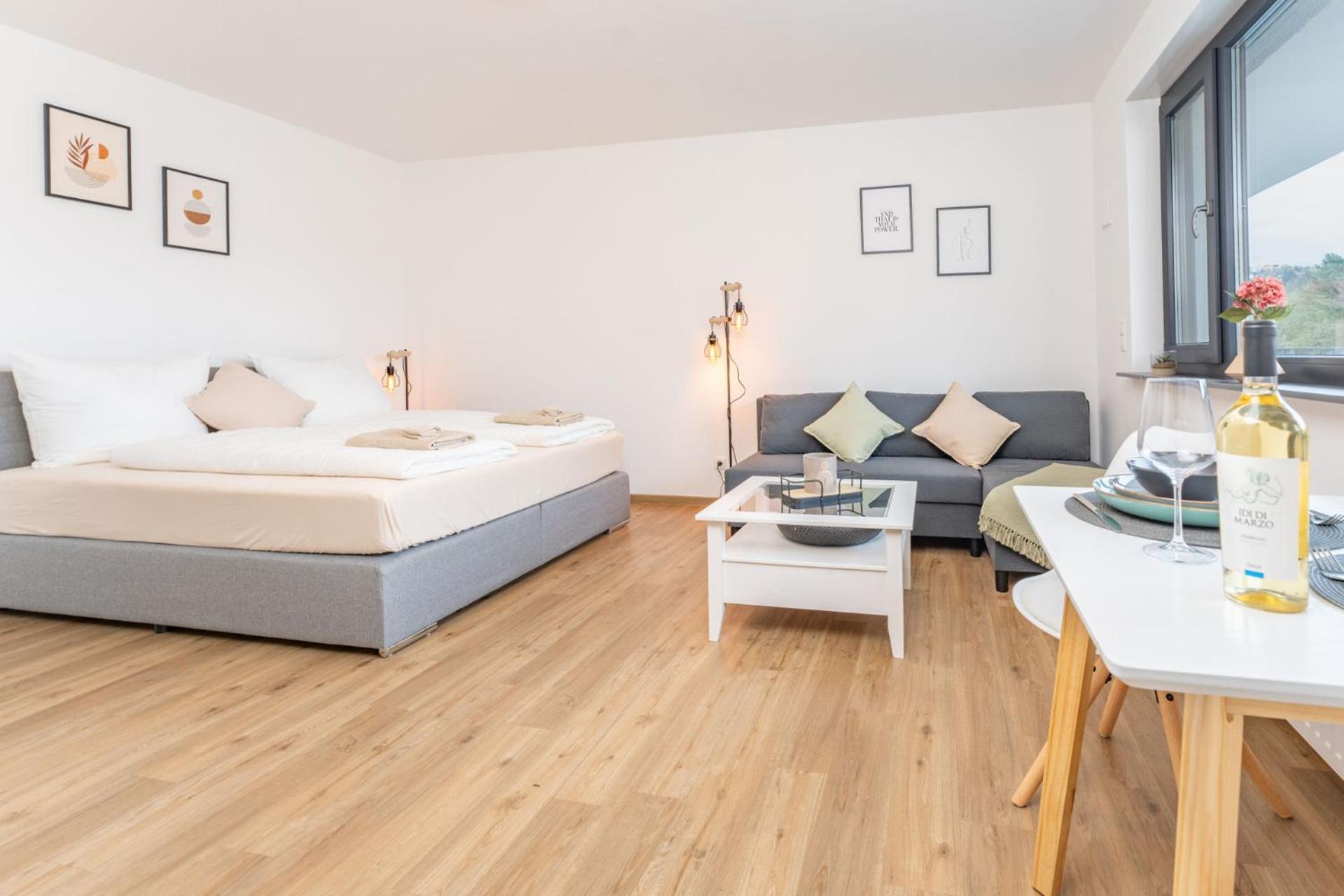 Modernes Apartment Mit Privatem Stellplatz Wenige Minuten Von Der Innenstadt & Mosel Coblenza Esterno foto