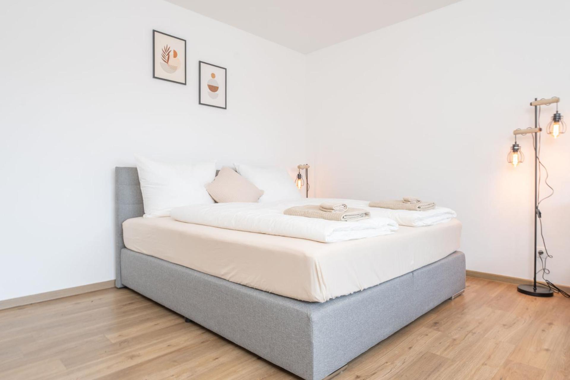 Modernes Apartment Mit Privatem Stellplatz Wenige Minuten Von Der Innenstadt & Mosel Coblenza Esterno foto